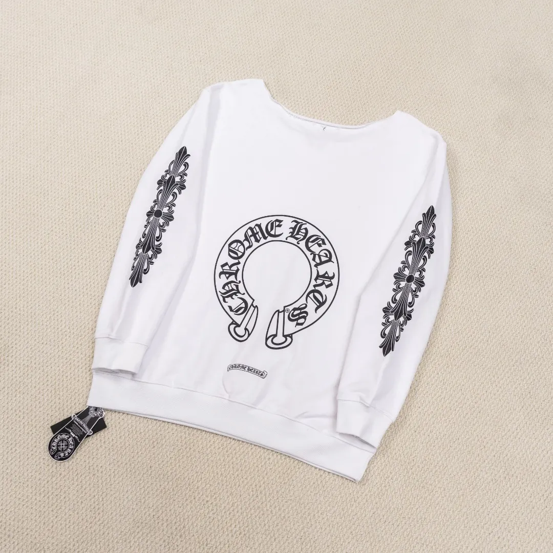 P190 Chrome Hearts/Chrome Hearts CH arm cross horseshoe Sanskrit off-shoulder round neck sweatshirt for women. Selected Xinjiang Chinese cotton fabric. The texture is delicate and soft, gentle and non-prickly. The loose version is not tight. It is an indispensable wardrobe item for goddesses!  Color: White Size "S M L